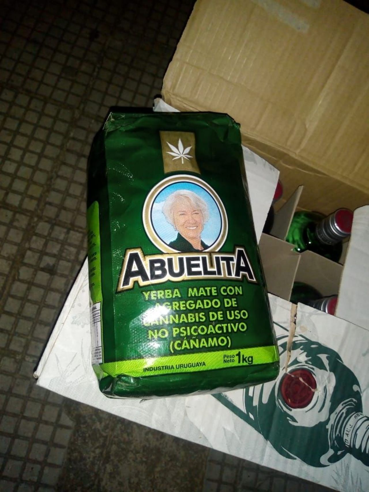 Resultado da erva mate com cannabis no pai, segundo ele era o único mate  disponível : r/brasil